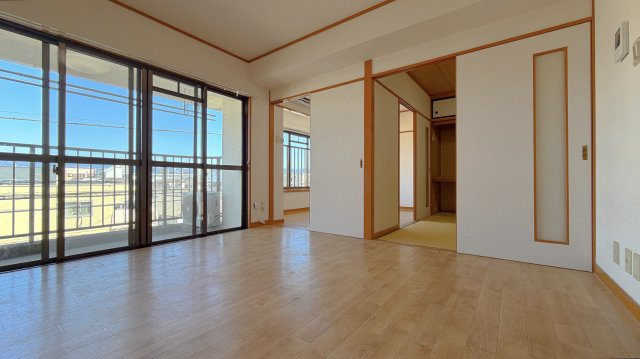 木瀬川リバーサイドマンションの居間・リビング