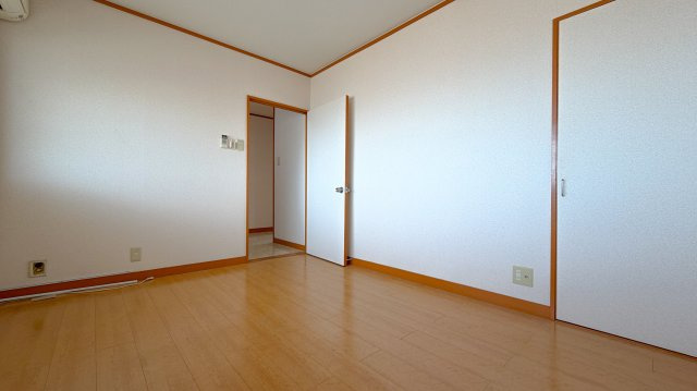 木瀬川リバーサイドマンションの洋室