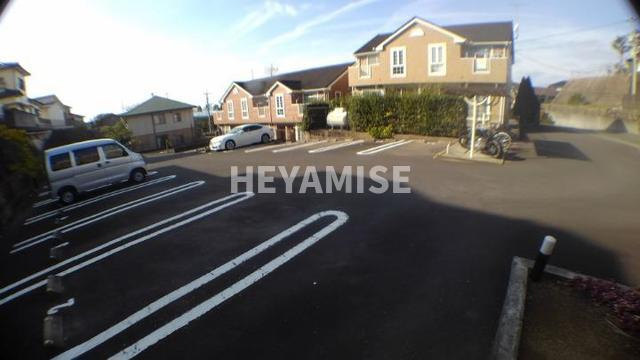 グリーンヒル三城Aの駐車場