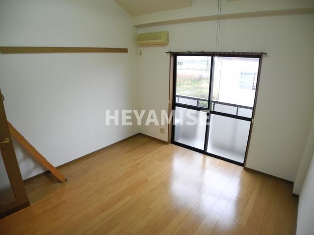 サンヒルズ壱番館の居間・リビング|※室内画像は別号室のもの