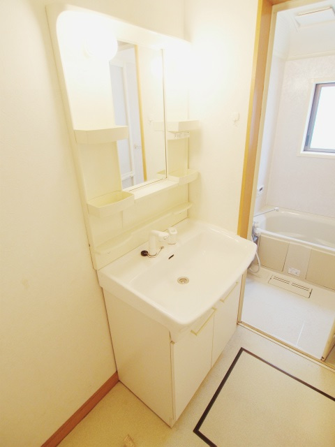 ムーンパディ船越の独立洗面台