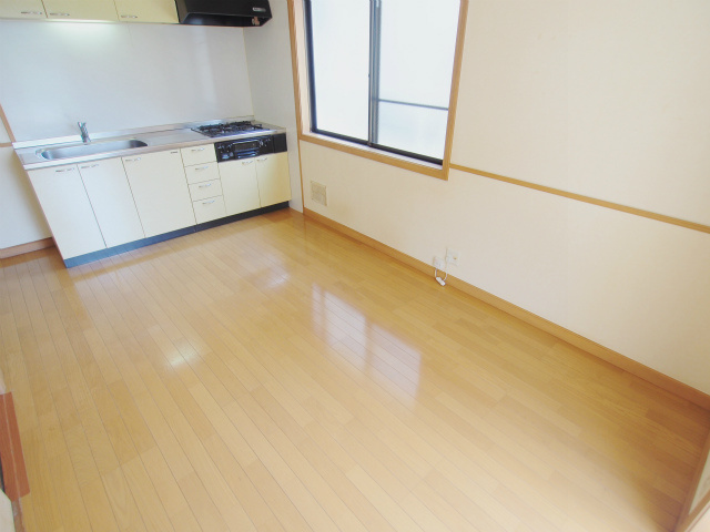 ムーンパディ船越の居間・リビング