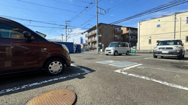 木瀬川リバーサイドマンションの駐車場