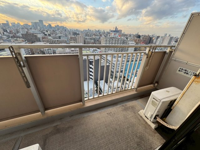 ツインタワー住利毛利館のバルコニー