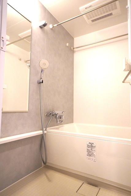 Ｊ．ＧＲＡＮ　Ｃｏｕｒｔ　品川西大井ＷＥＳＴの浴室|※写真は同タイプ住戸です。