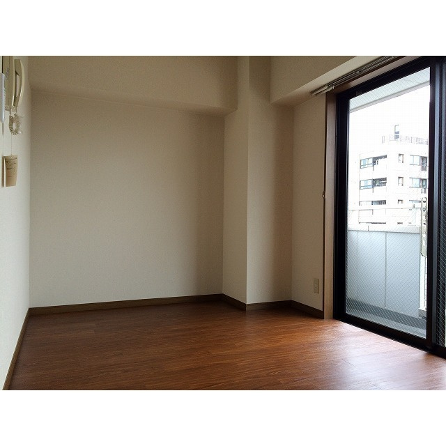 ラ・フロレスタ壱番館の居間・リビング|洋室