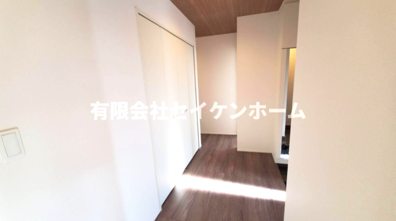 羽生市加羽ケ崎　新築住宅（平屋建て）太陽光パネル搭載の収納