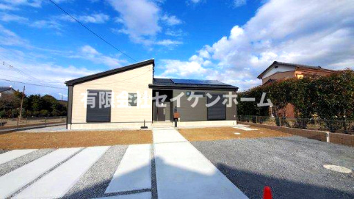 羽生市加羽ケ崎　新築住宅（平屋建て）太陽光パネル搭載の外観パース