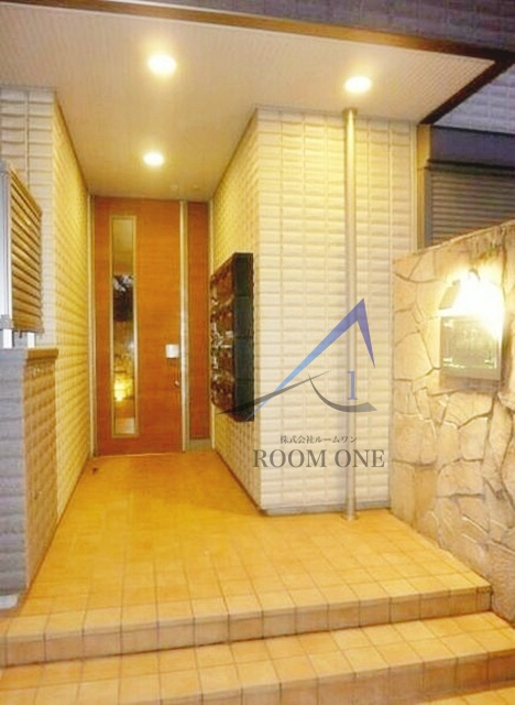 Ｌｏｖｅｌｙ　Ｒｏｓａのエントランス|エントランスです。