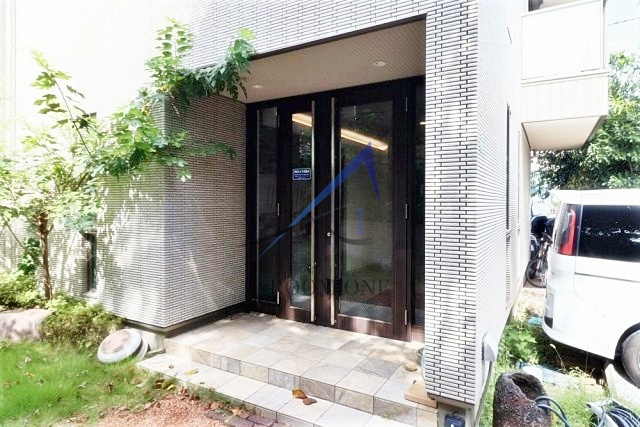 ロックフォレストのエントランス|エントランスです。