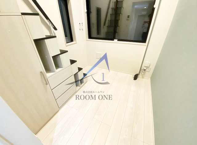 Ｅｍｉｎｅｎｃｅ Ⅰの居間・リビング|洋室のお部屋です。