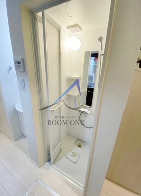 Ｅｍｉｎｅｎｃｅ Ⅰの浴室|シャワールームです。