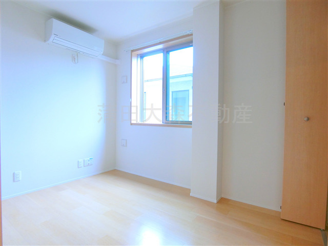 グレース・カーサのその他