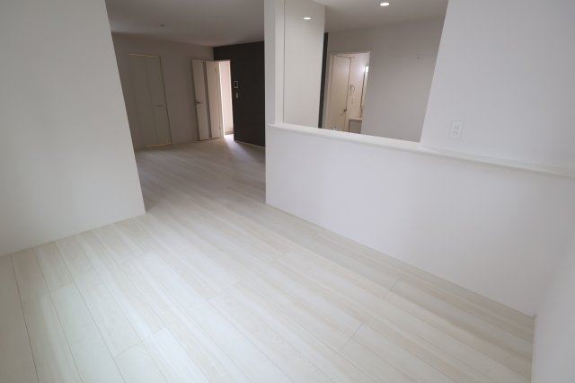 《仲介手数料無料》久喜市久喜東４丁目22-29新築一戸建てグラファーレの居間・リビング