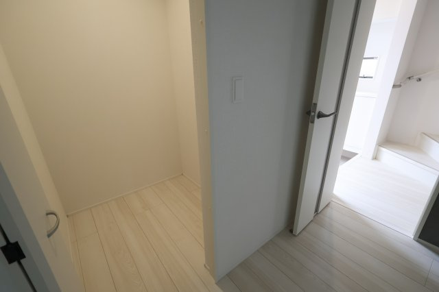 《仲介手数料無料》久喜市久喜東４丁目22-29新築一戸建てグラファーレの収納