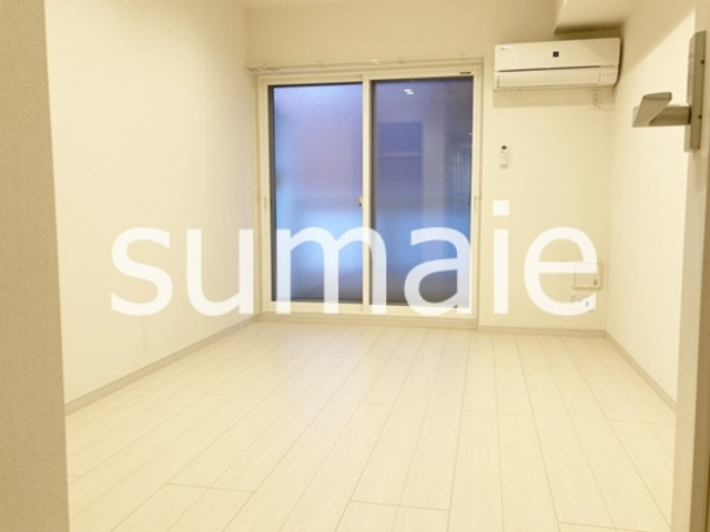 リブリ・ロッソの居間・リビング|人気のホワイトフローリング。