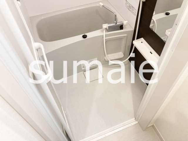 リブリ・ロッソの浴室|清潔感のあるバスルーム。