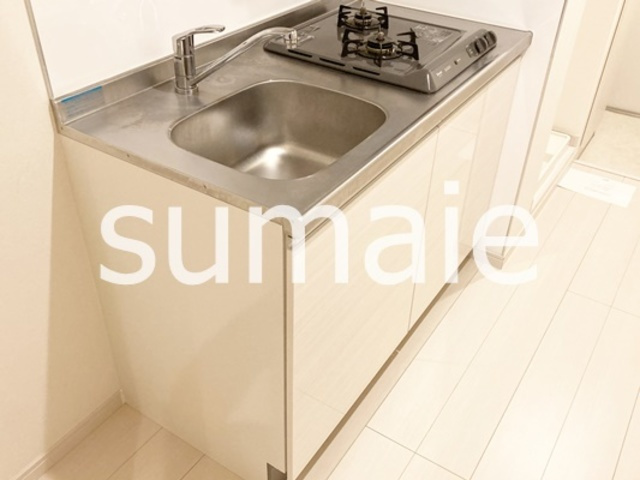 リブリ・ロッソのキッチン|ワンレバー式混合水栓キッチン。