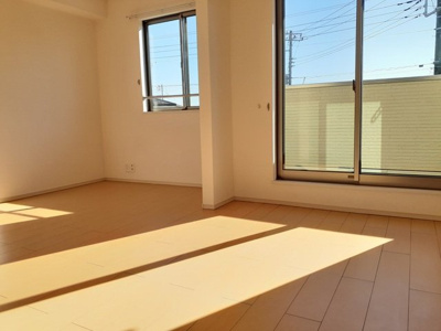 【居間・リビング】 | ミューズ | こちらの居間で趣味の時間をお楽しみください