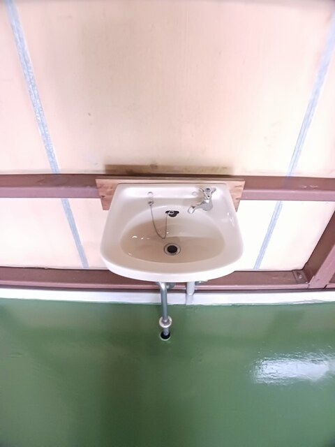 中島河原田町倉庫付事務所の洗面所