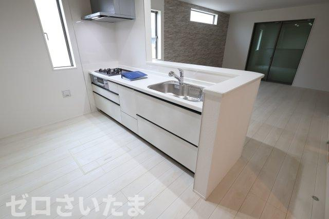 《仲介手数料無料》久喜市久喜東４丁目22-29新築一戸建てグラファーレのキッチン