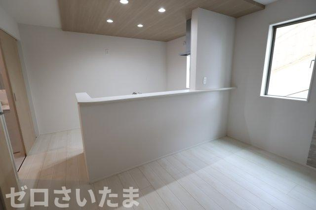 《仲介手数料無料》久喜市久喜東４丁目22-29新築一戸建てグラファーレのキッチン
