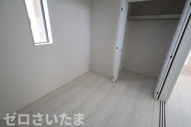 《仲介手数料無料》久喜市久喜東４丁目22-29新築一戸建てグラファーレの洋室