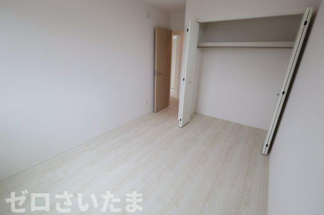 《仲介手数料無料》久喜市久喜東４丁目22-29新築一戸建てグラファーレの洋室|2階 6帖