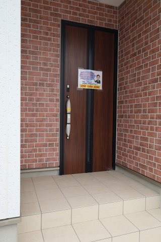 《仲介手数料無料》久喜市久喜東４丁目22-29新築一戸建てグラファーレの玄関
