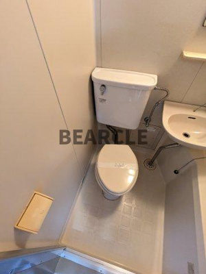 【トイレ】 | クレセントヴィラ | 落ち着いた色調のトイレです