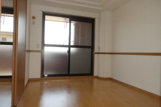 ロジュマンのキッチン|上部収納