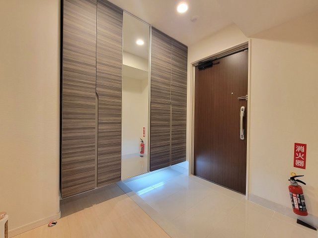 プレサンスロジェ国際通りレーヴタワーの玄関|那覇市売マンション｜プレサンスロジェ国際通りレーヴタワー｜アイランドリゾート沖縄