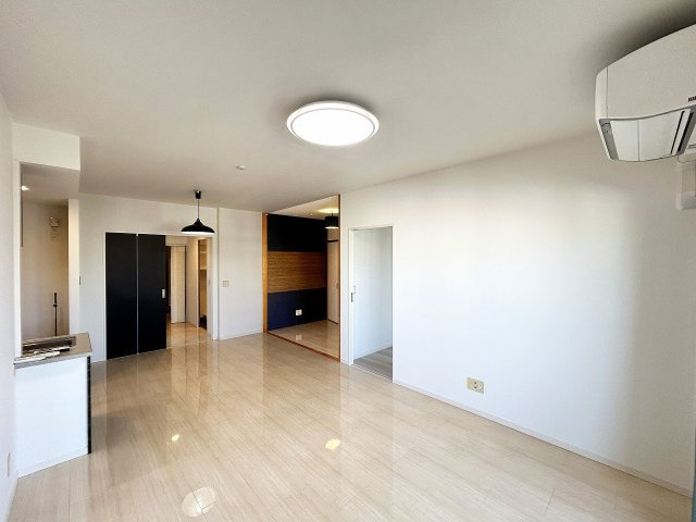 プレサンスロジェ国際通りレーヴタワーの居間・リビング|那覇市売マンション｜プレサンスロジェ国際通りレーヴタワー｜アイランドリゾート沖縄