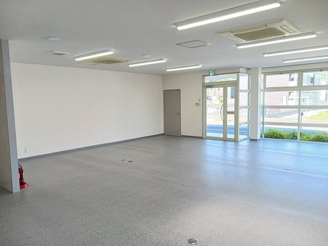 太子町東保事務所の内装