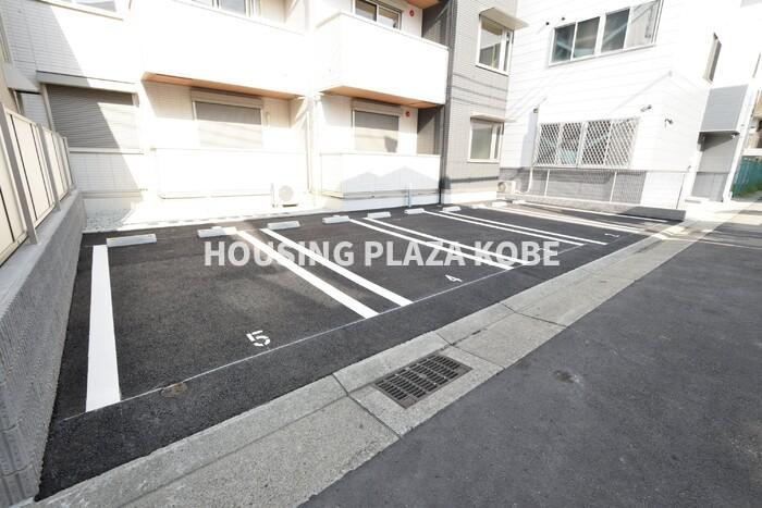 グランマーリエ松野通の駐車場