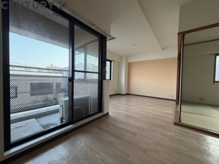 ロイヤルメゾン逆瀬川のエントランス