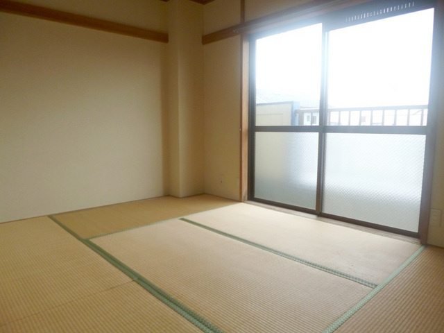 藤ハイツの居間・リビング|和室も落ち着いて良いですよ。