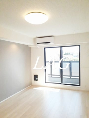 【居間・リビング】 | ヒルサイドⅢ | 洋室のお部屋です。