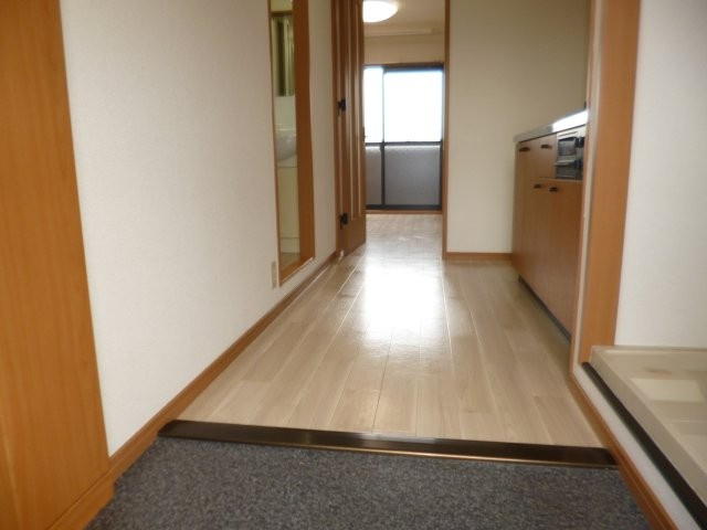 ラピス　メドゥーの玄関