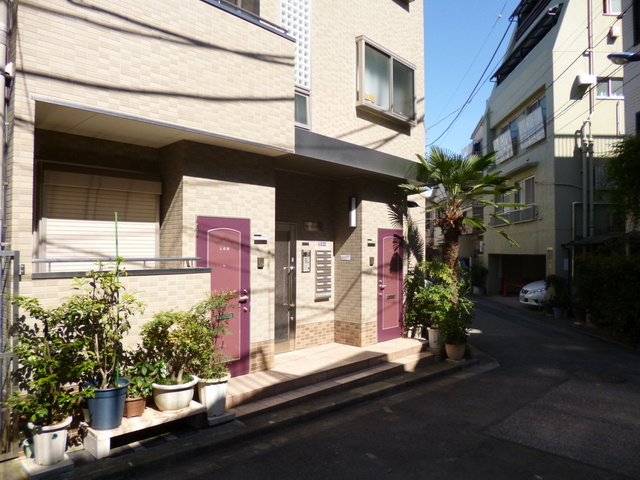 第三ホシノコーポのエントランス|大通りから少し外れた物件！