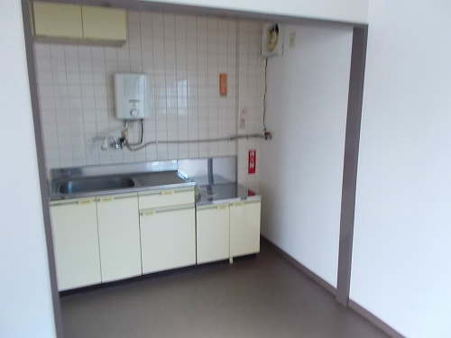 三条町１丁目倉庫付事務所のキッチン