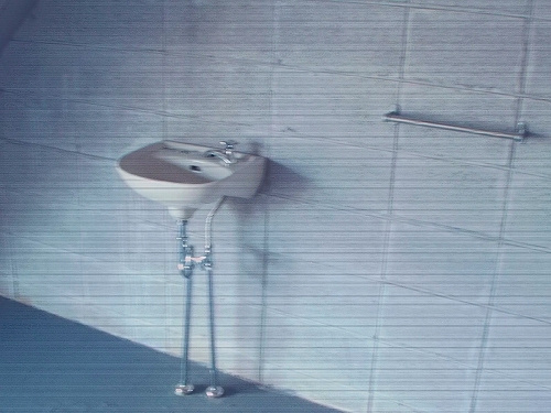 三条町１丁目倉庫付事務所の設備