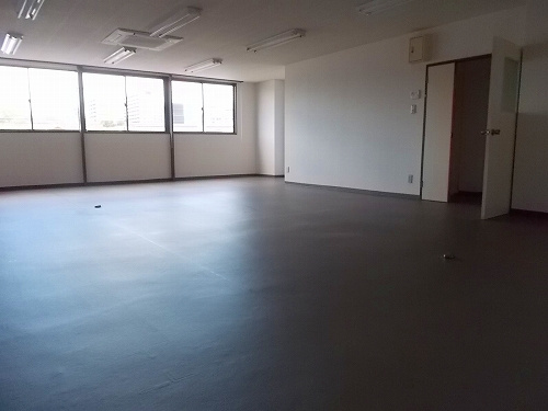 三条町１丁目倉庫付事務所の内装