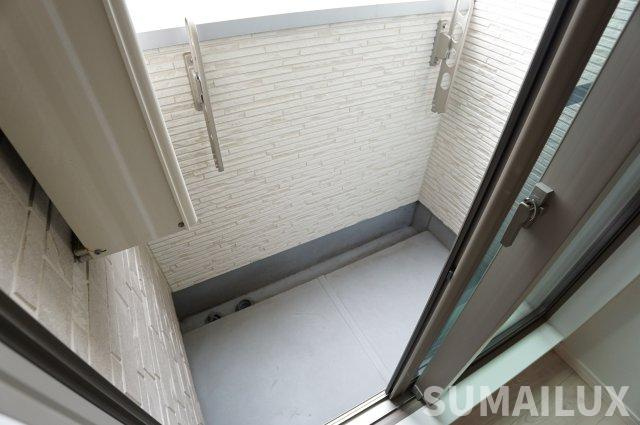 熊本市東区長嶺南６丁目のアパートのバルコニー