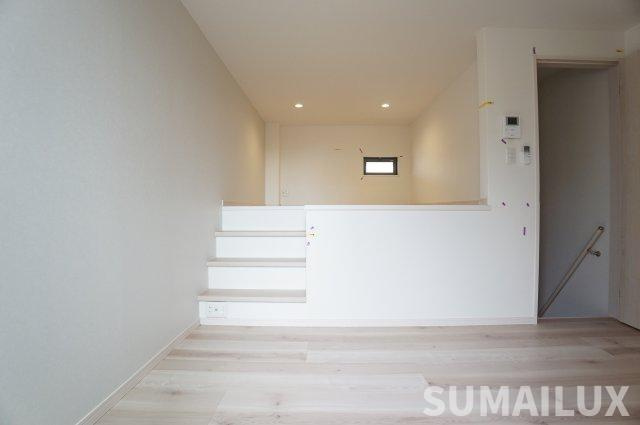 熊本市東区長嶺南６丁目のアパートの居間・リビング