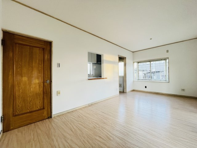 【居間・リビング】 | 上里町大字勅使河原　中古戸建