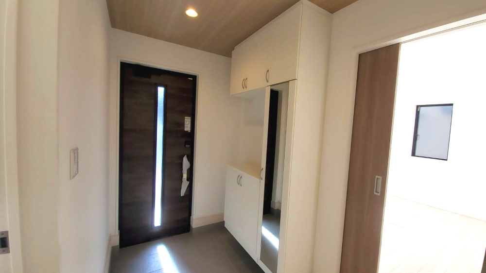 行田市矢場　新築住宅（平家住宅）土地76坪超！の玄関