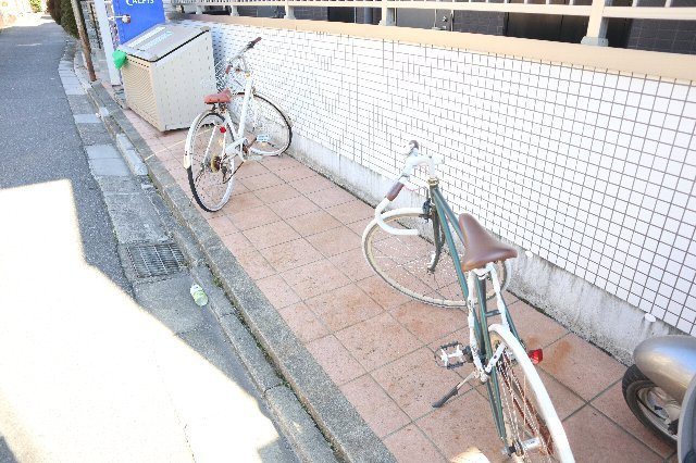 【その他共用部分】 | ｌｅｈｕａ船橋 | 自転車置き場です