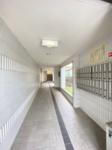 ロイヤル神戸王塚台のエントランス