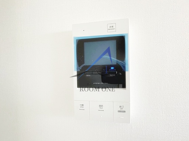 レアライズ武蔵小杉のセキュリティ|モニター付きインターホンです。